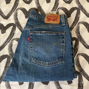 High rise mom Levi’s